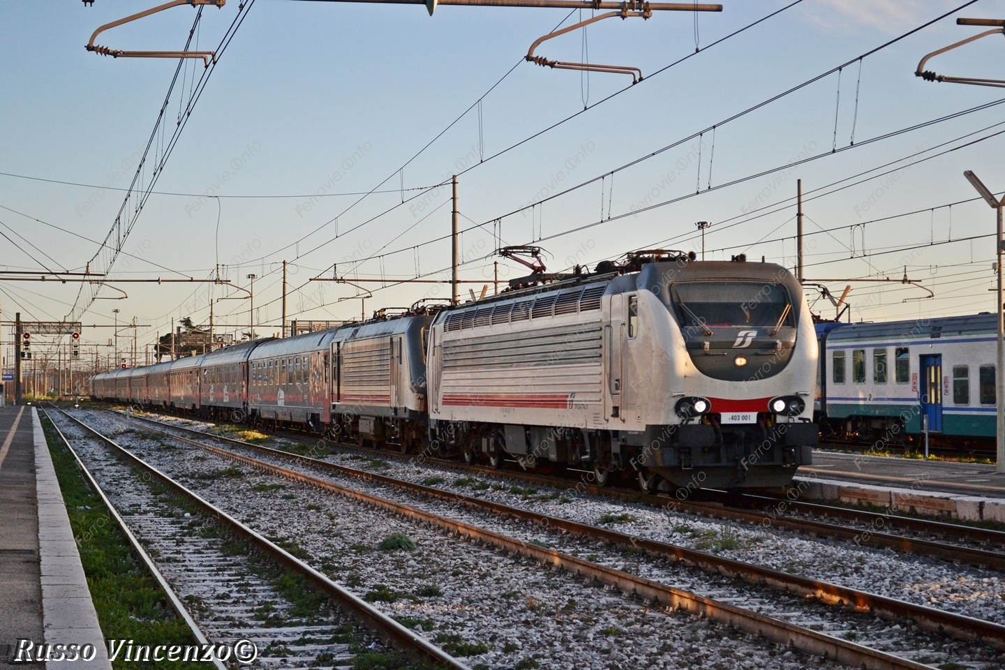 E.403 - Livrea Intercity Giorno - E.403.015 - FotoFerrovie.Info